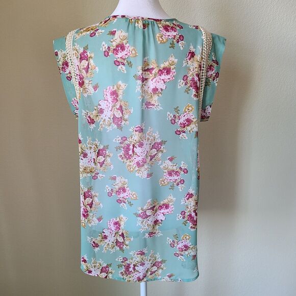 Daniel Rainn Woman’s Floral‎ Blouse Size Medium Crochet Green Pink Short Sleeves - Picture 7 of 10